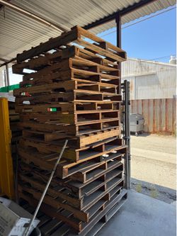 Wooden pallets for sale close to Costco, Azusa, CA
