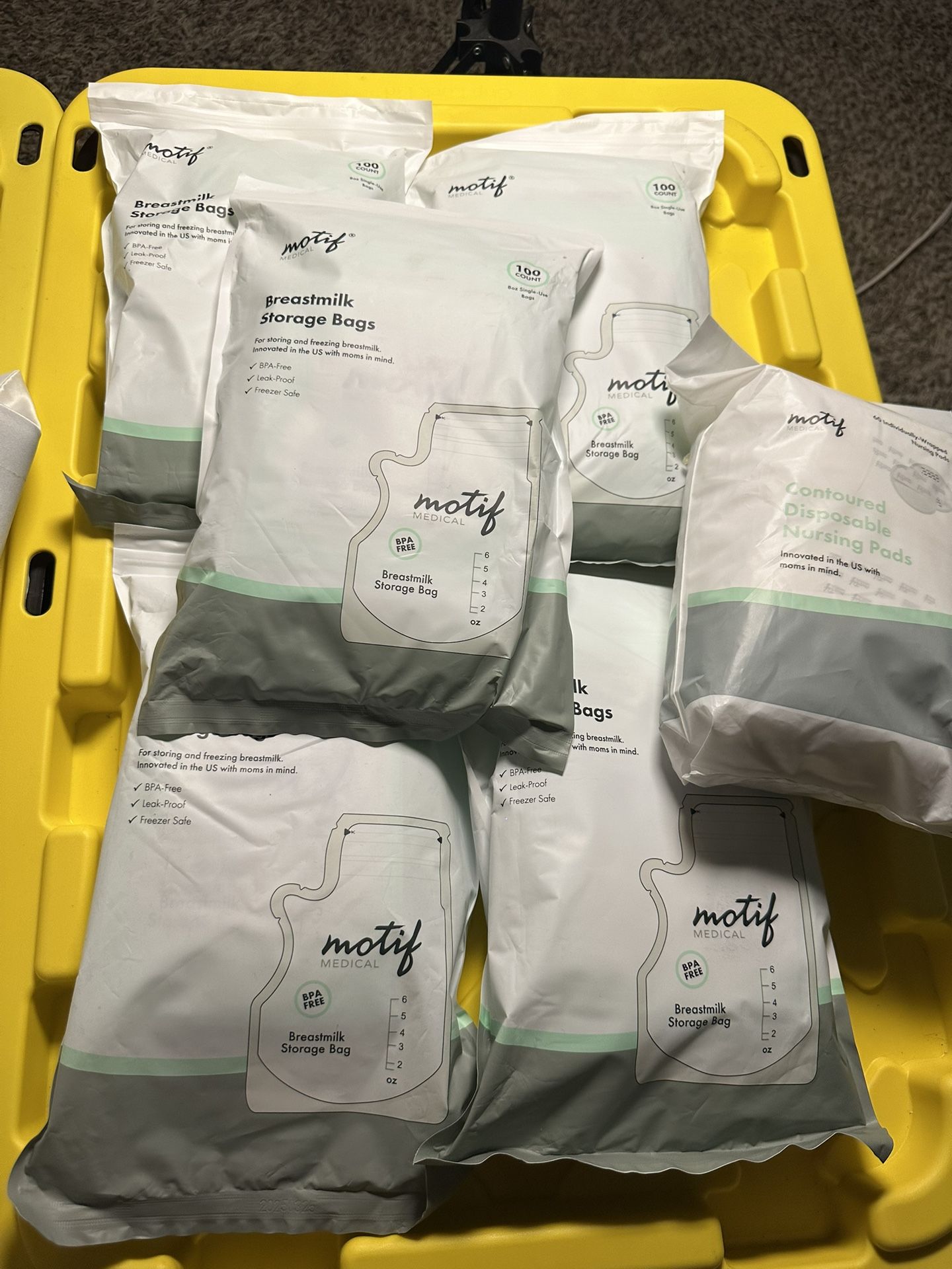 Motif Breastmilk Storage Bags & Nursing pads