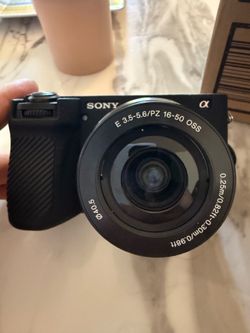 Sony Alfa 6700 camera