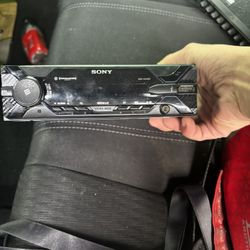 Sony Bluetooth Pandora Radio Comes With Remote ! 