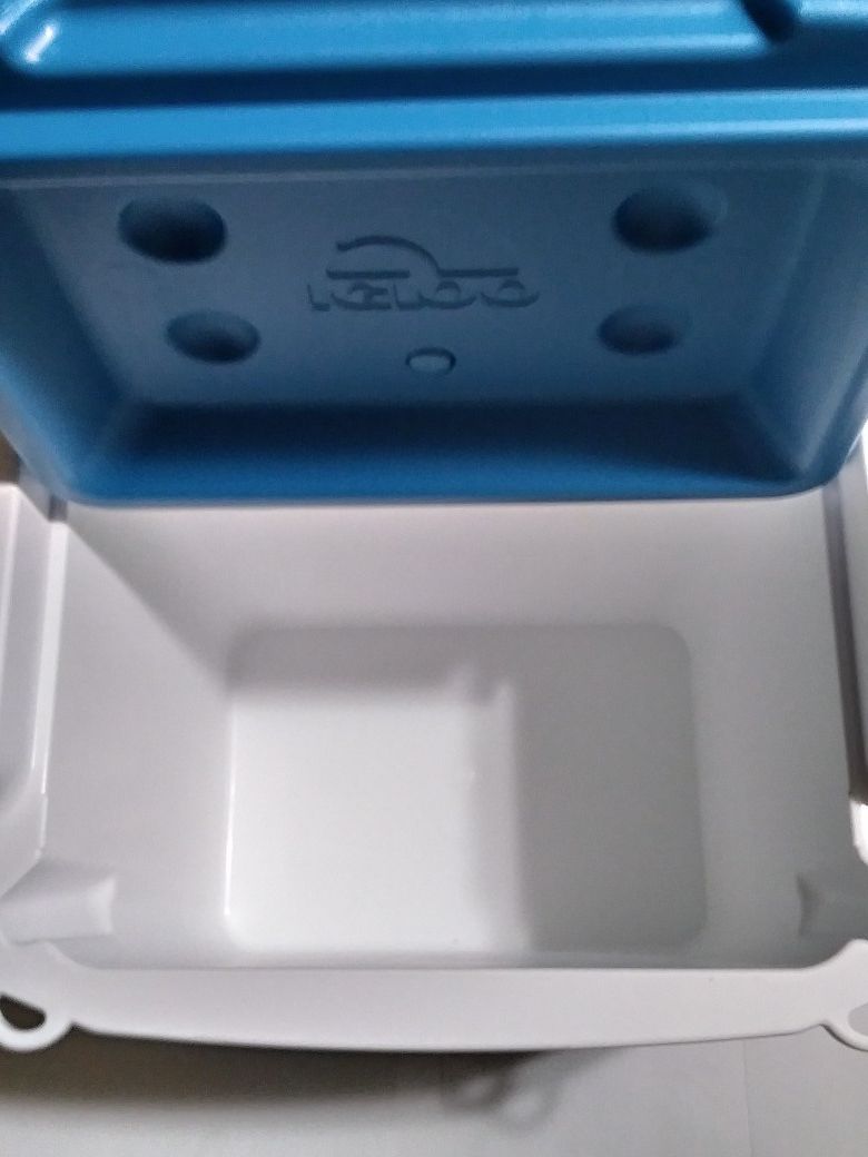 Brand New Igloo Profile 16 Cooler