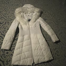 Guess Jacket. Color White