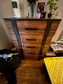 Dresser great condition
