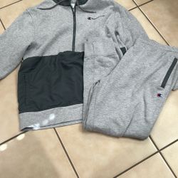Champions Men’s Hoodie+Pants 