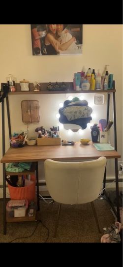 North Avenue Computer Desk with Hutch