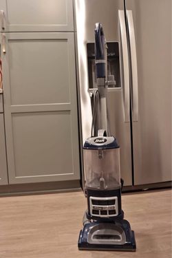 Shark Navigator Lift-Away NV360 Upright Vacuum (HEPA) - Like New