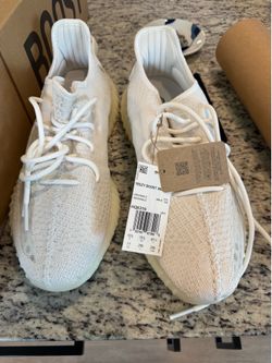 Yeezy 350 V2 - BRAND new