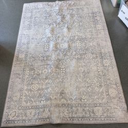 Vintage Distressed Trellis Rug

Silver Ivory, 4'10"x7', 100% Polyester
New