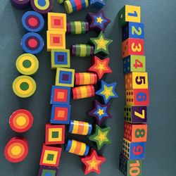 Melissa & Doug Deluxe Wooden Lacing Beads 