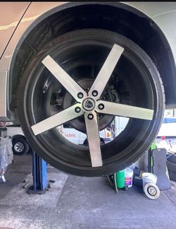 20’ rims  bolt pattern 5x114.3