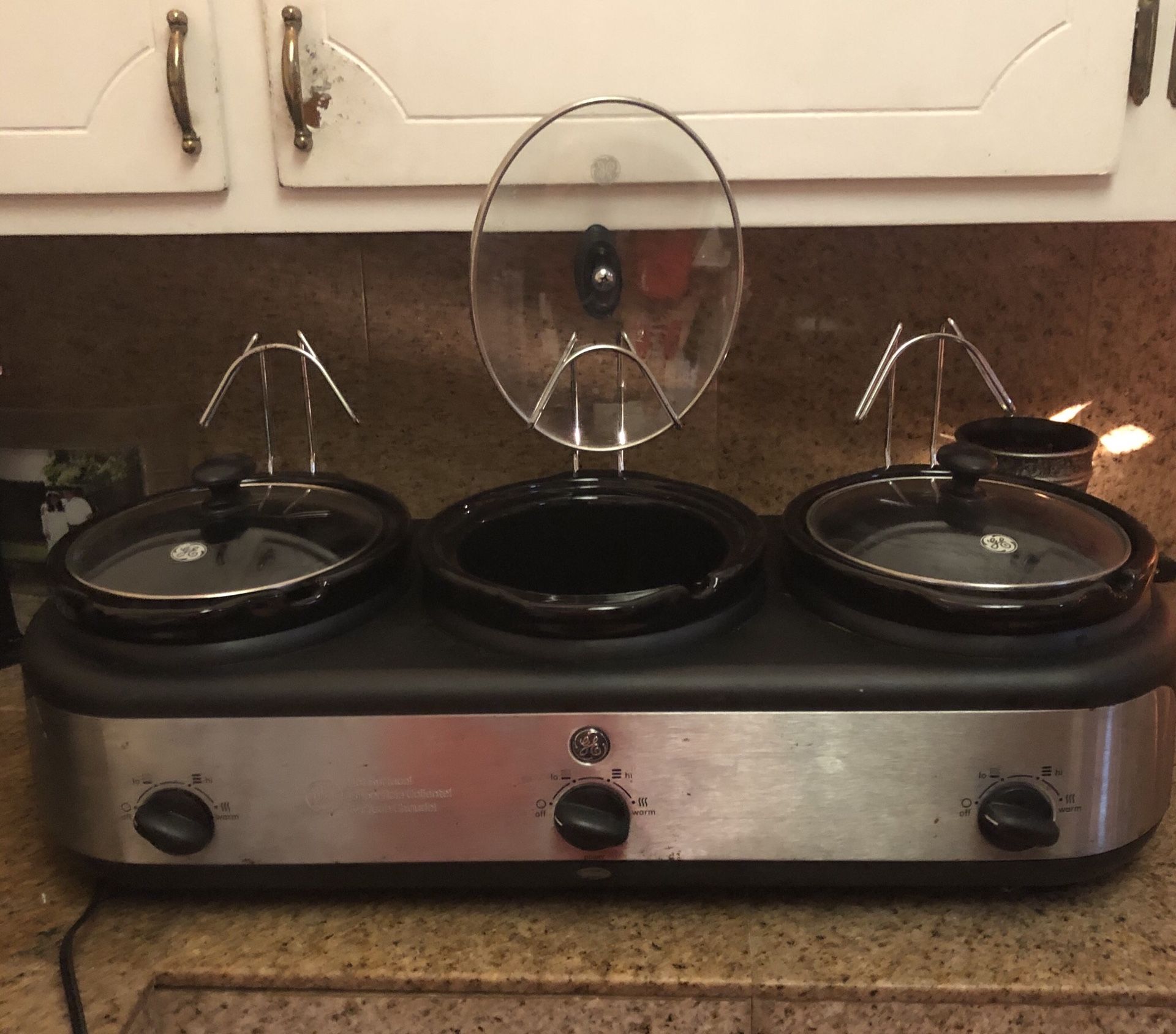 Triple Crock Pot/Slow Cooker by GE for Sale in Vacaville, CA OfferUp