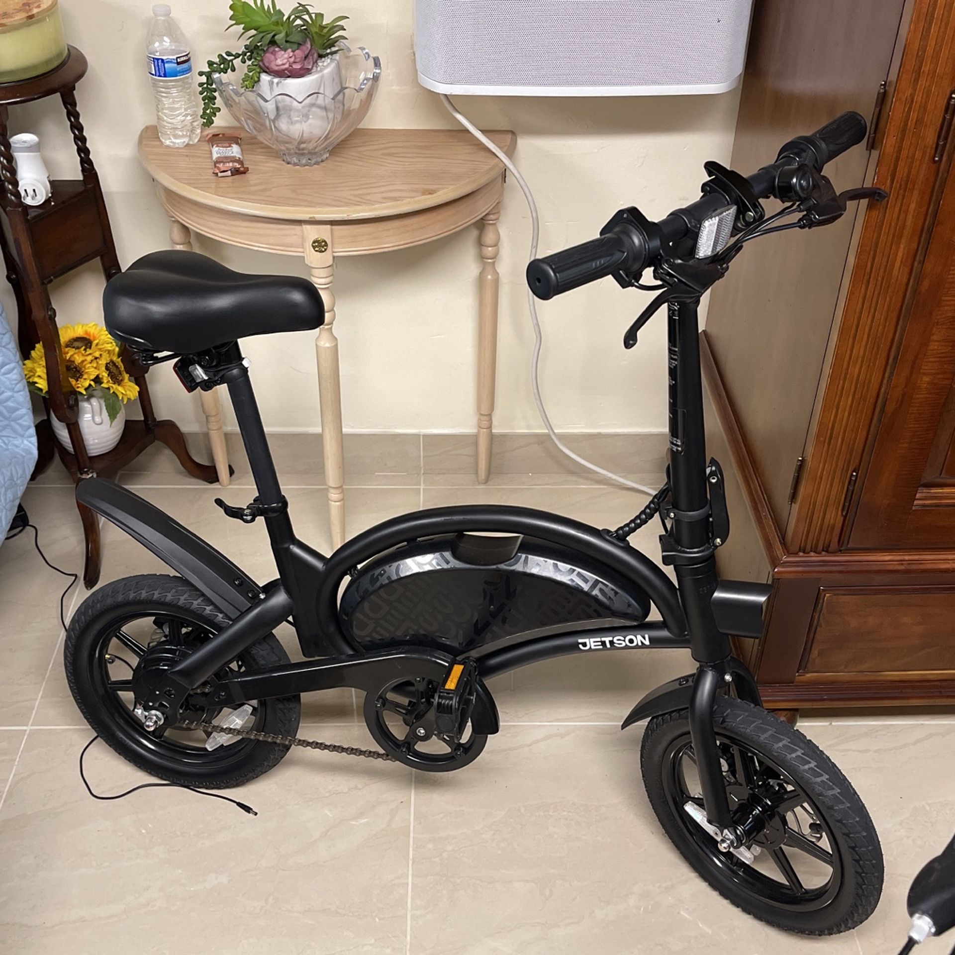 Jetson Bolt Adult Electric Bike