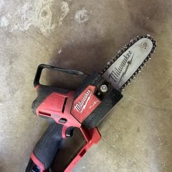 Milwaukee Chainsaw 