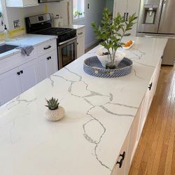 "Statuary Classique" Quartz Countertop