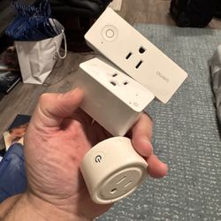 3 Smart Plugs 1 Tuya Smart 1 Wemo & 1 cbyga 