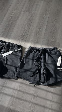 Essiantial shorts I respond quick