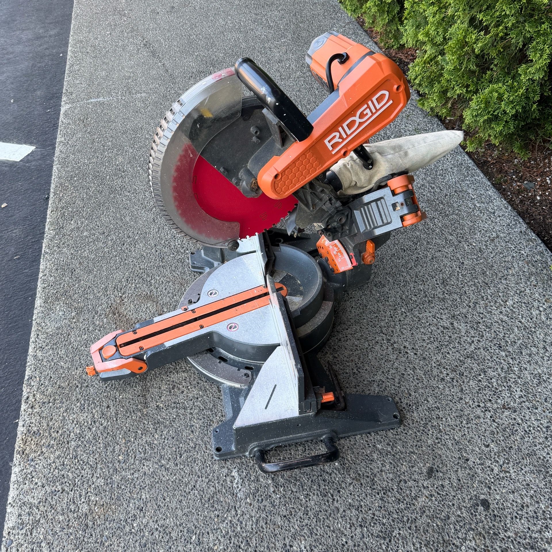 12” RIDGID Dual Bevel Sliding Miter Saw