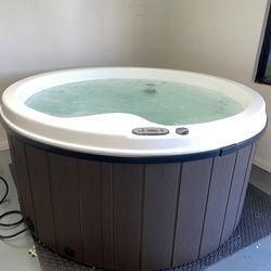 Hot Tub Jacuzzi for Sale