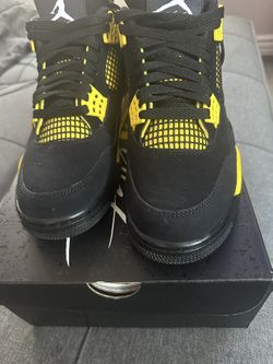 Air Jordan 4 2023 Thunder