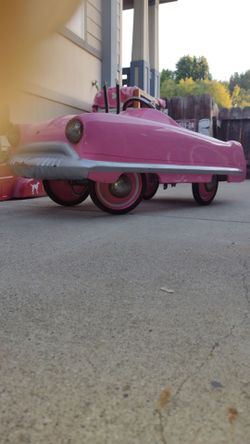 Pedal car
