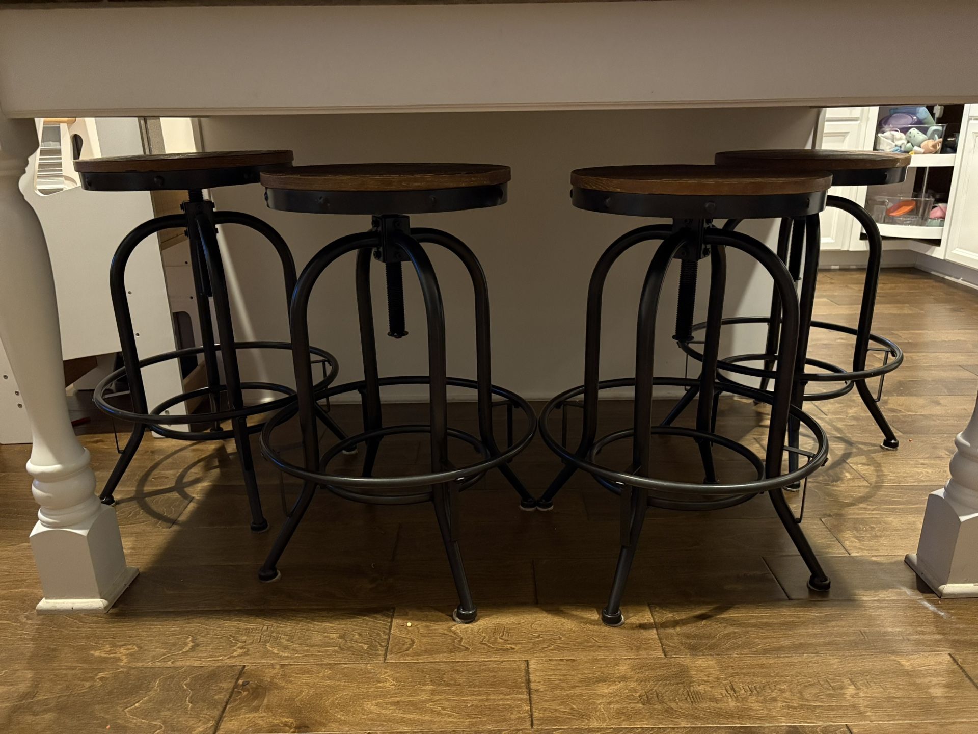 Adjustable - Metal Island Chairs