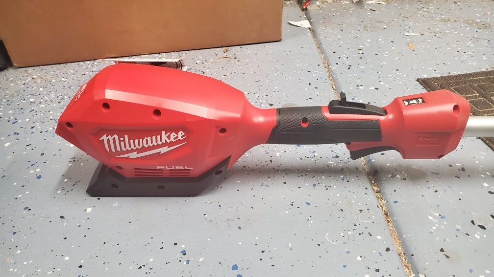 Milwaukee m18 weed eater trimmer - New Reconditioned