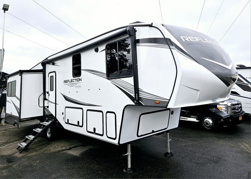 2023 Grand Design 324MBS