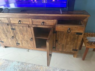 Side Board/Buffet