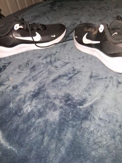 Brand new womens Nikes size 7