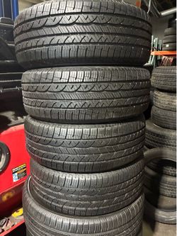 Set of 4 matching tires all season Kelly like new 225/60R16