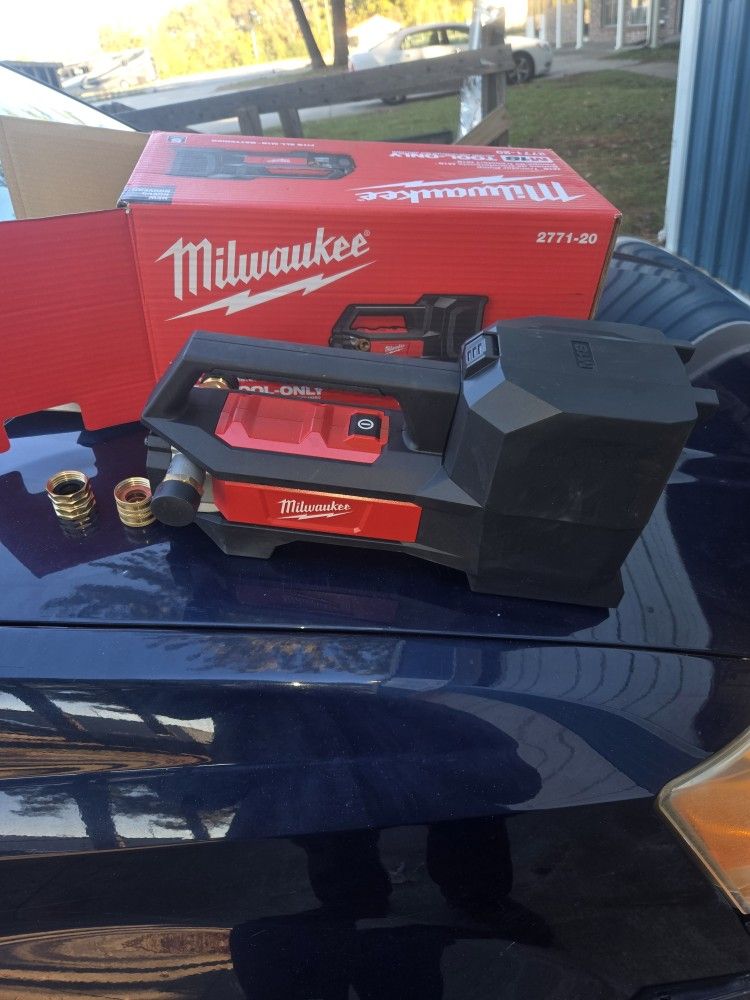 M18 Milwaukee Water Transfer Pump