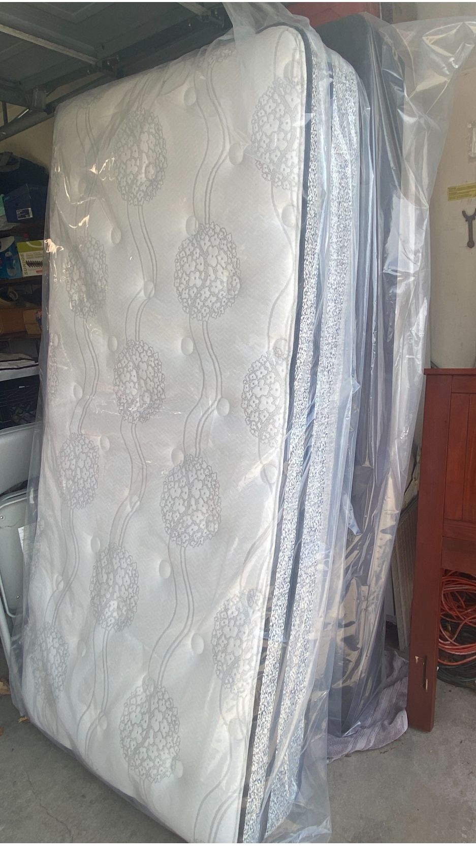XL Twin Mattress + Box With Metal Base Frame Like New!