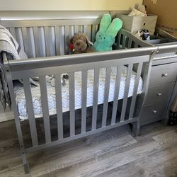 4 In 1 Mini Crib