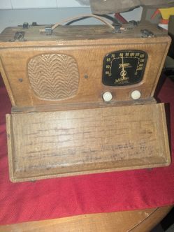 Vintage 1940's Zenith Wave Magnet Long distance radio