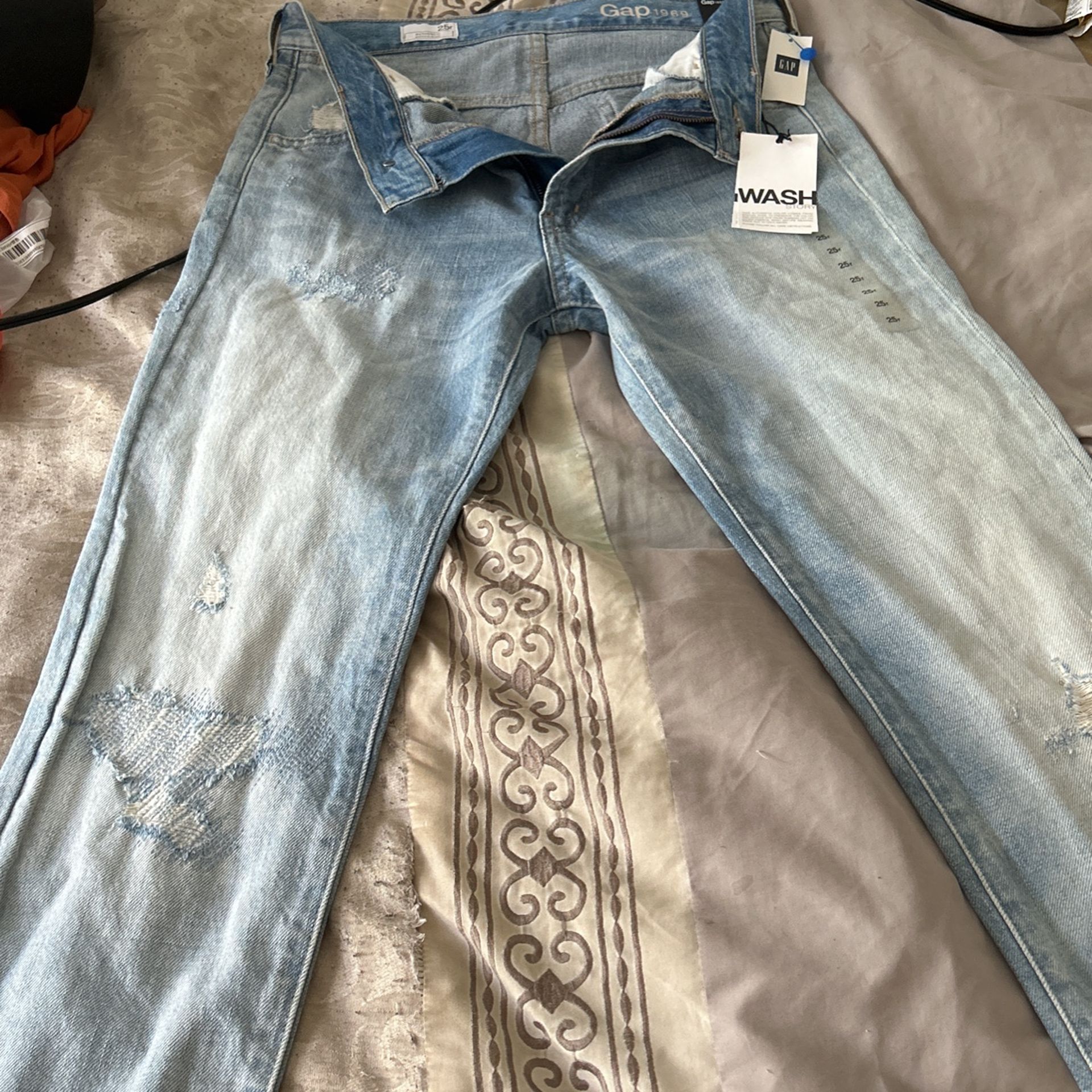 MidRise GAP Jeans size 25R