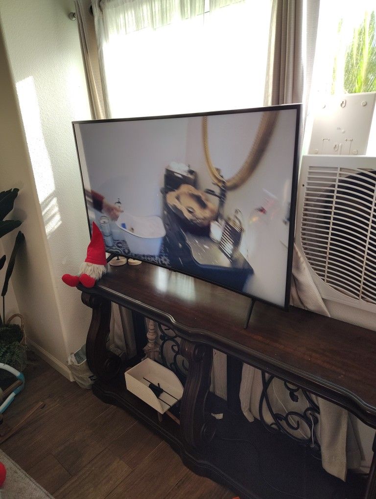 Samsung Curved TV