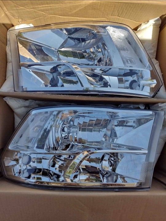 09-18 RAM Headlights Faros Calaveras Micas Luces