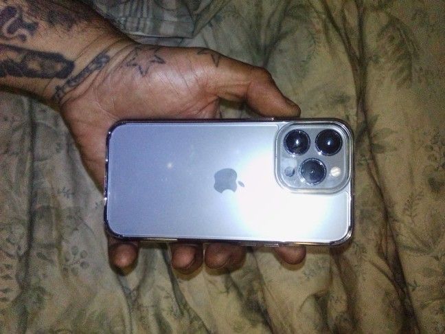 Iphone13 LISTED AS LOST.. Parts