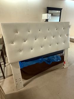 Full / Queen Headboard White Vinyl with Diamond Buttons