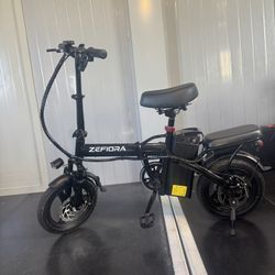 Folding electric bicycle
