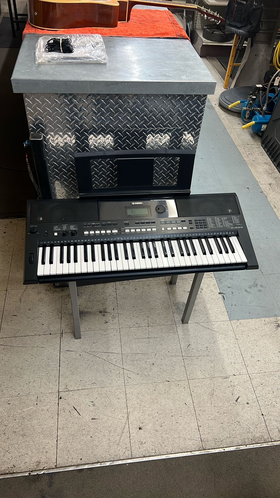 Yamaha PSR-E433 61 Key Portable Digital Keyboard