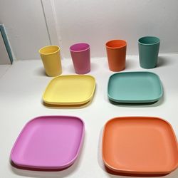 Tupperware kid’s mini set