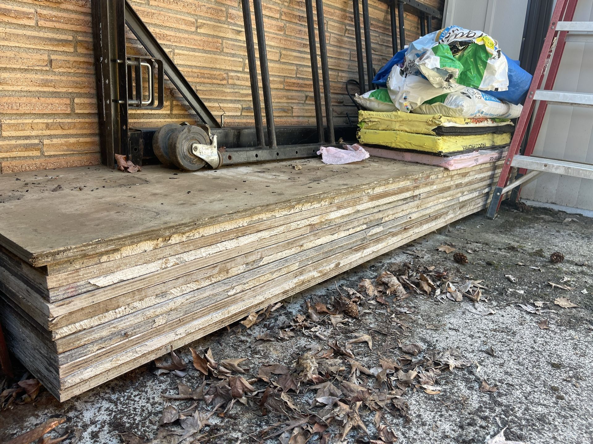 Form ply 2’x8’x3/4”
