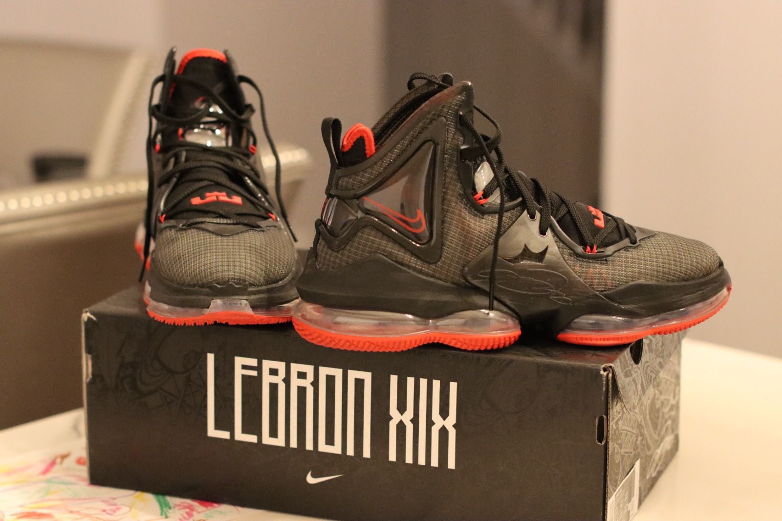 Nike LeBron XIX - Size 10