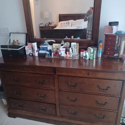 Drawer Dresser with Mirror