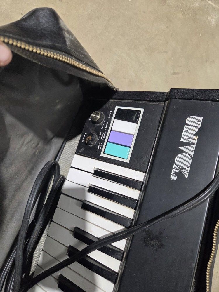 Vintage Univox Keyboard /Electric Piano