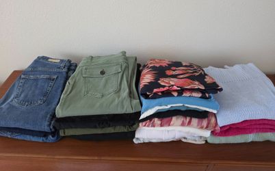 Women's Clothing Bundle Size Small 4 27