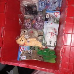 Beanie Babies New Ones Used Ones Hundreds Of Them