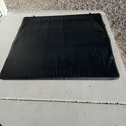 Ford 5.5 Ft Soft Bed Tonneau Cover Used