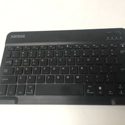 slim portable Bluetooth 3.0 keyboard 